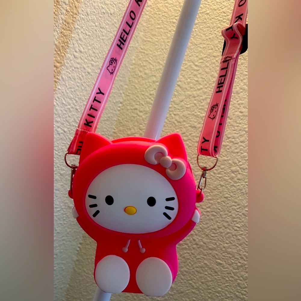 HK crossbody bag has a zipper